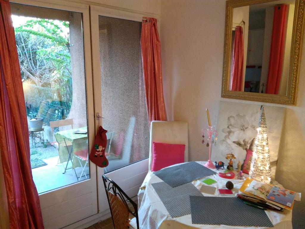 Joli Studio Avec Jardinet Avinyon Dış mekan fotoğraf